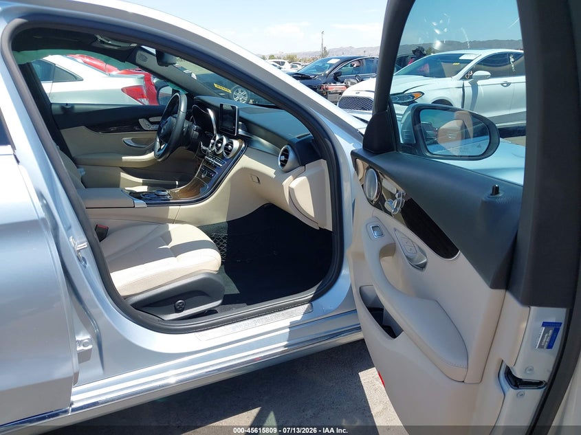 2018 Mercedes-benz C-klasse VIN WDDWF4JB8JR400648 IAAI salvage auction — SIDE, Salvage Title, sold $5,500 on 2026-08-02 (photo 5)