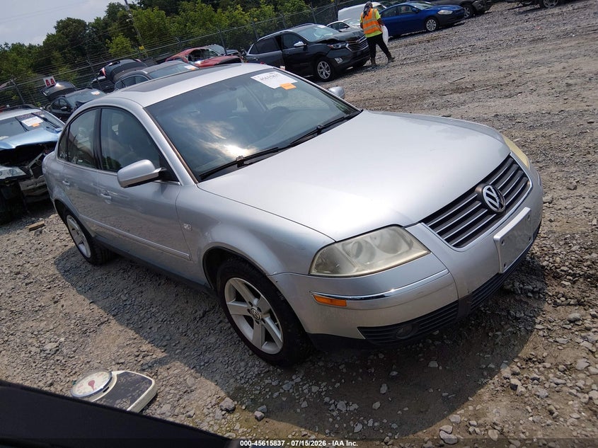 2004 Volkswagen Passat VIN WVWRH63BX4P041314 IAAI salvage auction — NORMAL WEAR, Original (West Virginia), sold $100 on 2026-07-29 (photo 1)
