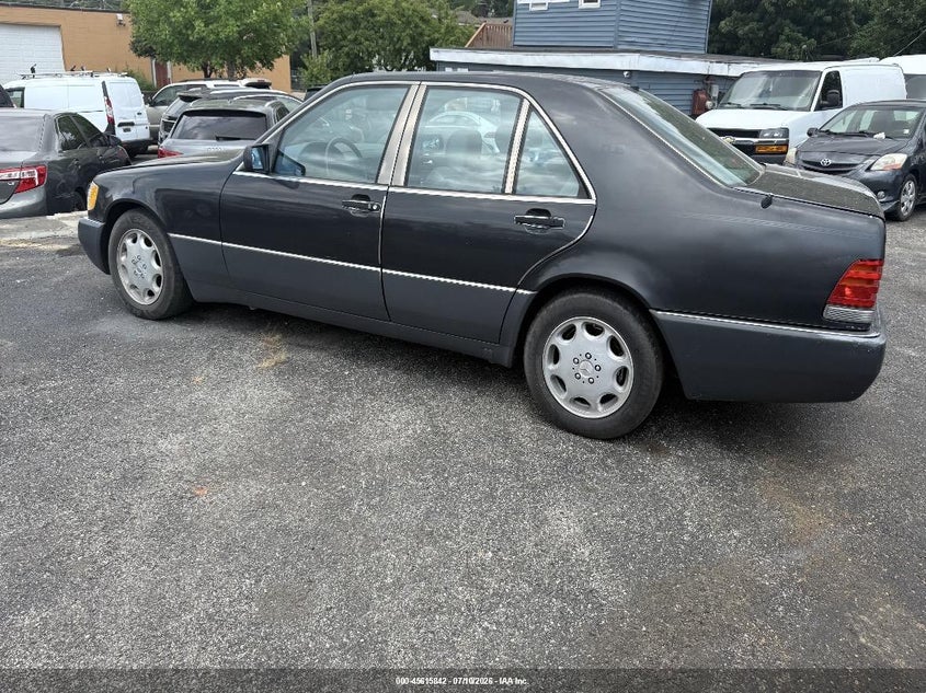 1993 Mercedes-benz 300 VIN WDBGA32E9PA087339 IAAI salvage auction — NORMAL WEAR, Clear (Indiana), sold $2,050 on 2026-07-15 (photo 3)