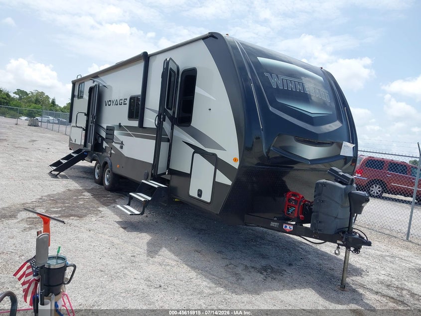 2021 Winnebago Voyage VIN 54CTV1Y2XM6061837 — IAAI salvage auction photo