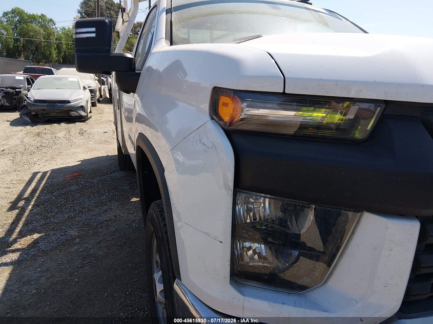 2020 Chevrolet Silverado VIN 1GB0YLE76LF279928 IAAI salvage auction — RIGHT FRONT, Clear (California), sold $8,400 on 2026-07-29 (photo 6)