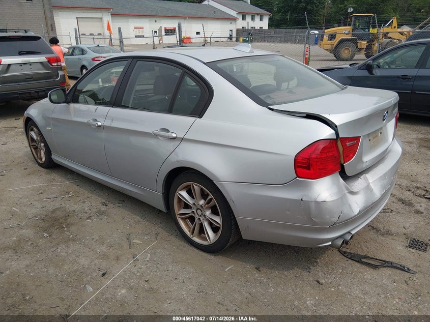 2009 BMW 3 series VIN WBAPH77509NL82660 IAAI salvage auction — REAR END, Clear (Massachusetts), sold $500 on 2026-08-02 (photo 3)