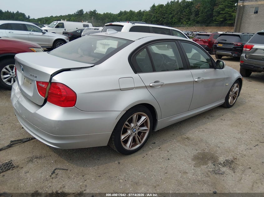2009 BMW 3 series VIN WBAPH77509NL82660 IAAI salvage auction — REAR END, Clear (Massachusetts), sold $500 on 2026-08-02 (photo 4)