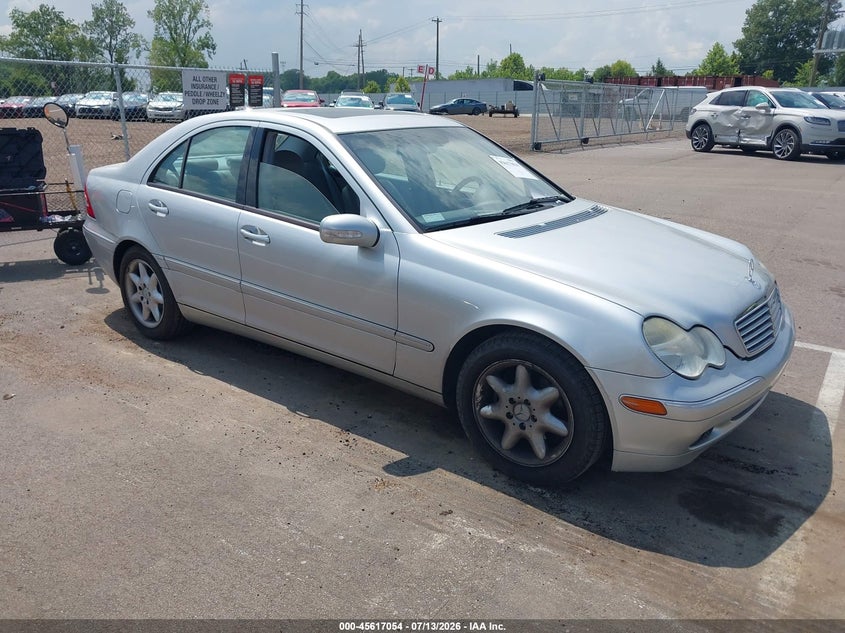 2004 Mercedes-benz C class VIN WDBRF61J44E017214 IAAI salvage auction — NORMAL WEAR, Clear (Tennessee), sold $475 on 2026-07-28 (photo 1)