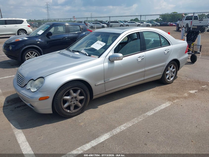 2004 Mercedes-benz C class VIN WDBRF61J44E017214 IAAI salvage auction — NORMAL WEAR, Clear (Tennessee), sold $475 on 2026-07-28 (photo 2)