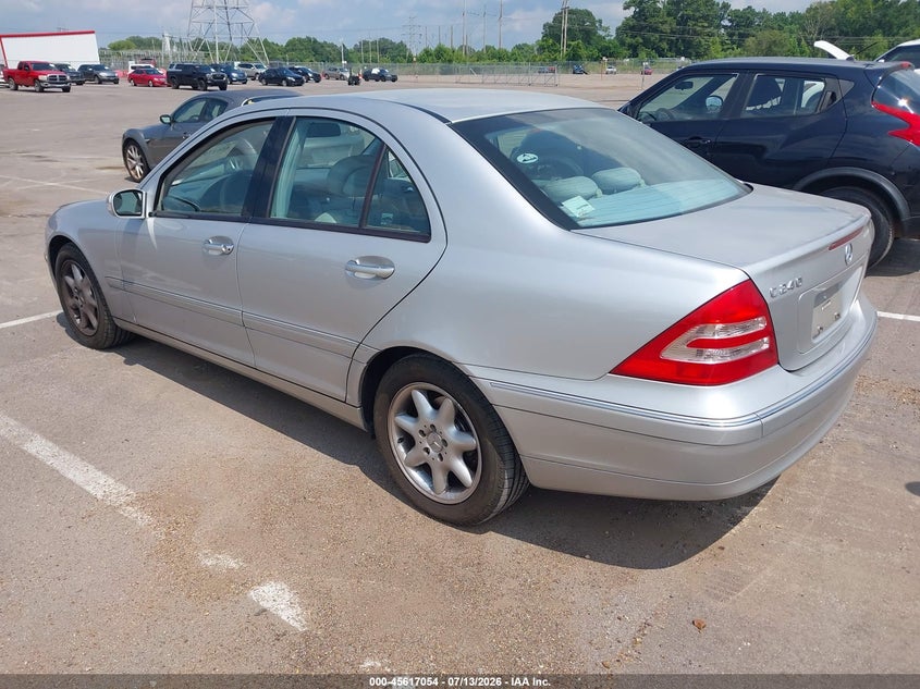 2004 Mercedes-benz C class VIN WDBRF61J44E017214 IAAI salvage auction — NORMAL WEAR, Clear (Tennessee), sold $475 on 2026-07-28 (photo 3)
