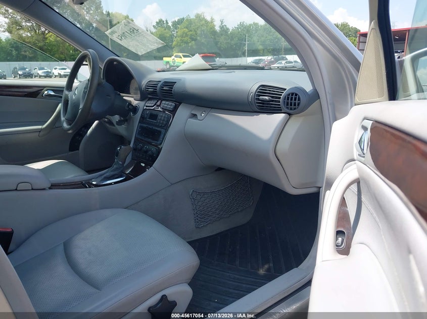2004 Mercedes-benz C class VIN WDBRF61J44E017214 IAAI salvage auction — NORMAL WEAR, Clear (Tennessee), sold $475 on 2026-07-28 (photo 5)