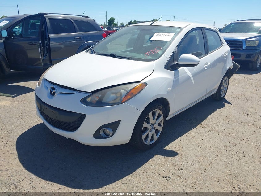 2014 Mazda 2 VIN JM1DE1LY3E0173870 IAAI salvage auction — NORMAL WEAR, Salvage Title, sold $950 on 2026-07-22 (photo 2)
