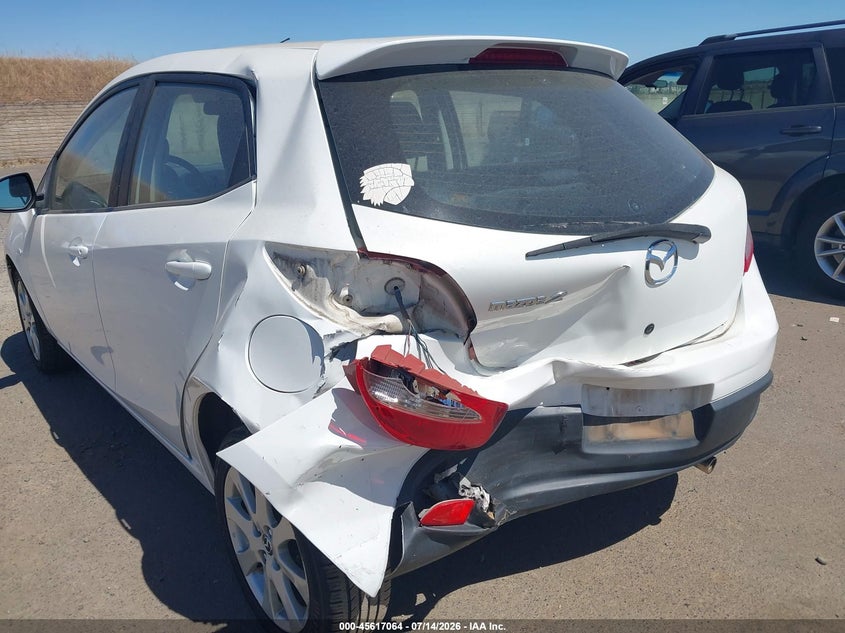 2014 Mazda 2 VIN JM1DE1LY3E0173870 IAAI salvage auction — NORMAL WEAR, Salvage Title, sold $950 on 2026-07-22 (photo 6)
