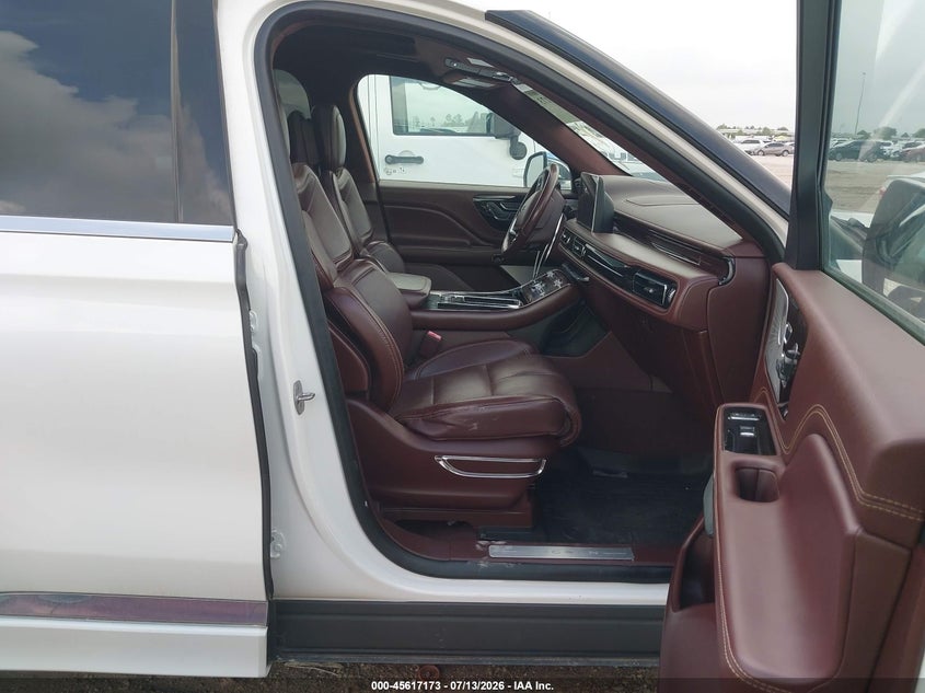 2020 Lincoln Aviator VIN 5LMYJ9YY7LGL15526 IAAI salvage auction — UNKNOWN, Salvage Title, sold $20,000 on 2026-07-23 (photo 5)