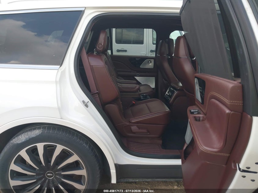 2020 Lincoln Aviator VIN 5LMYJ9YY7LGL15526 IAAI salvage auction — UNKNOWN, Salvage Title, sold $20,000 on 2026-07-23 (photo 8)