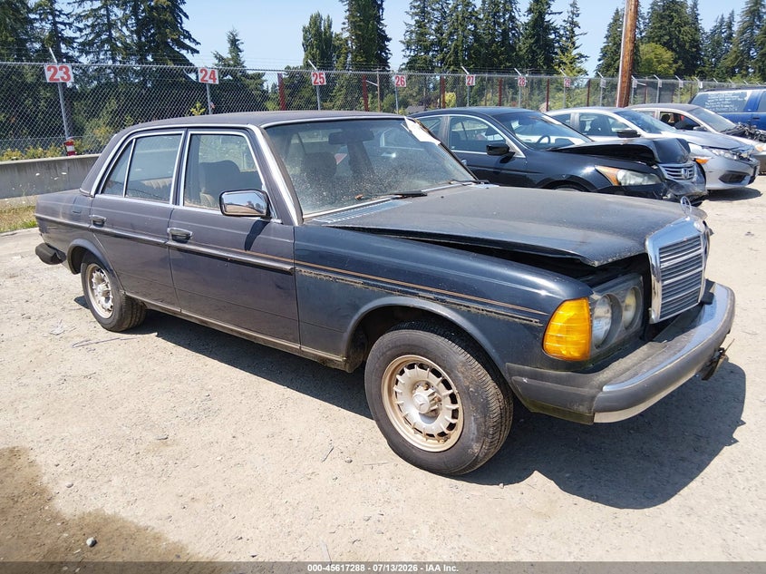 1985 Mercedes-benz 300 VIN WDBAB33C1FA235711 IAAI salvage auction — NORMAL WEAR, Clear (Washington), sold $125 on 2026-07-22 (photo 1)