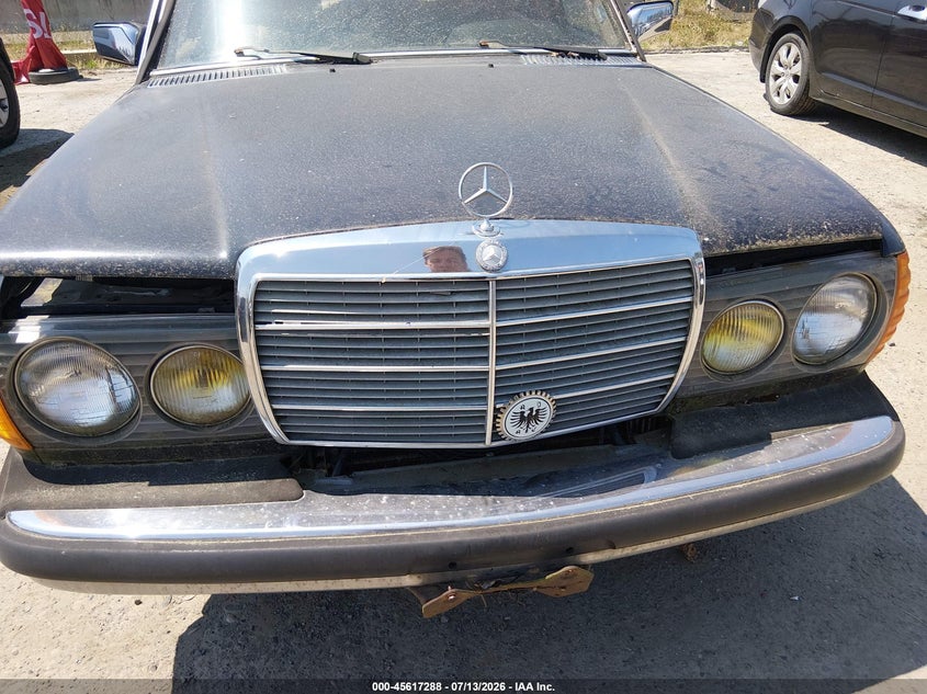 1985 Mercedes-benz 300 VIN WDBAB33C1FA235711 IAAI salvage auction — NORMAL WEAR, Clear (Washington), sold $125 on 2026-07-22 (photo 6)