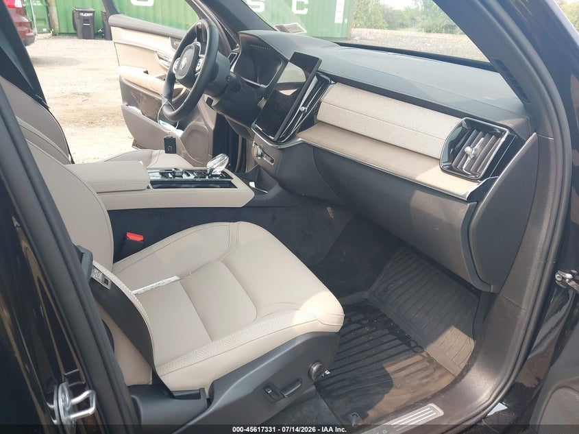 2025 Volvo Xc90 VIN YV4M12PA2S1362480 IAAI salvage auction — WATER/FLOOD, Salvage Title, sold $23,200 on 2026-08-14 (photo 5)