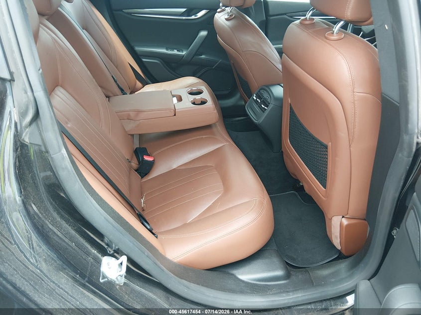 2022 Maserati Ghibli VIN ZAM57XSAXN1391445 IAAI salvage auction — NORMAL WEAR, Salvage Title, sold $11,900 on 2026-08-03 (photo 8)