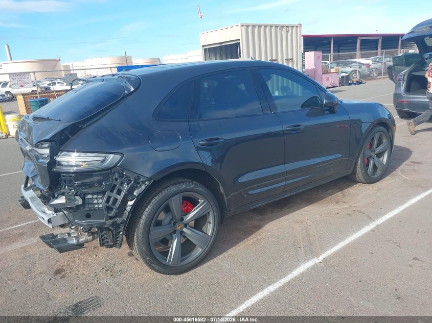 2026 Porsche Macan VIN WP1AF2A57TLB60628 IAAI salvage auction — REAR END, Salvage Title, sold $39,250 on 2026-09-28 (photo 4)