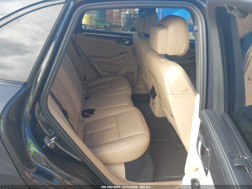 2026 Porsche Macan VIN WP1AF2A57TLB60628 IAAI salvage auction — REAR END, Salvage Title, sold $39,250 on 2026-09-28 (photo 8)
