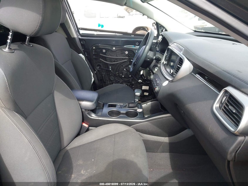 2020 Kia Sorento VIN 5XYPG4A37LG688068 IAAI salvage auction — LEFT SIDE, Salvage (Arizona), sold $2,350 on 2026-07-29 (photo 5)