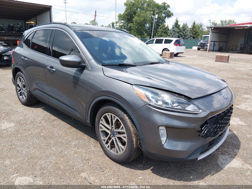 2021 Ford Escape VIN 1FMCU0H61MUB35461 IAAI salvage auction — FRONT & REAR, Salvage Title, sold $3,850 on 2026-07-31 (photo 1)