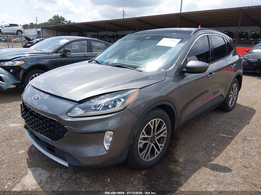 2021 Ford Escape VIN 1FMCU0H61MUB35461 IAAI salvage auction — FRONT & REAR, Salvage Title, sold $3,850 on 2026-07-31 (photo 2)