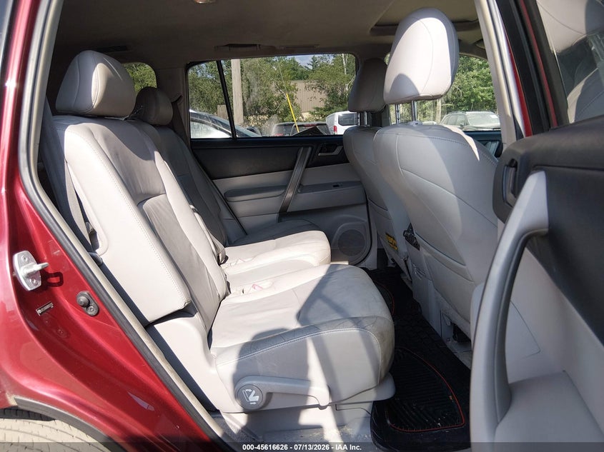 2008 Toyota Highlander VIN JTEES43A382012733 IAAI salvage auction — NORMAL WEAR, Clear (Massachusetts), sold $1,100 on 2026-07-29 (photo 8)