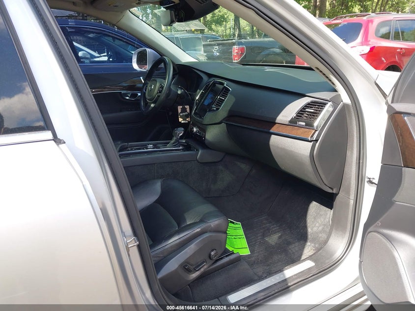 2017 Volvo Xc90 VIN YV4A22PK7H1170117 IAAI salvage auction — SIDE, Salvage (Virginia), sold $5,000 on 2026-08-05 (photo 5)