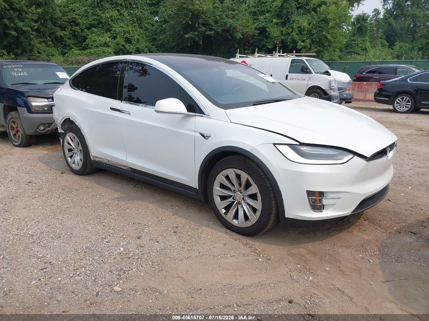 2020 Tesla Model x VIN 5YJXCBE2XLF285999 IAAI salvage auction — REAR END, Salvage - Greater Than 75% (Maryland), sold $8,800 on 2026-09-04 (photo 1)