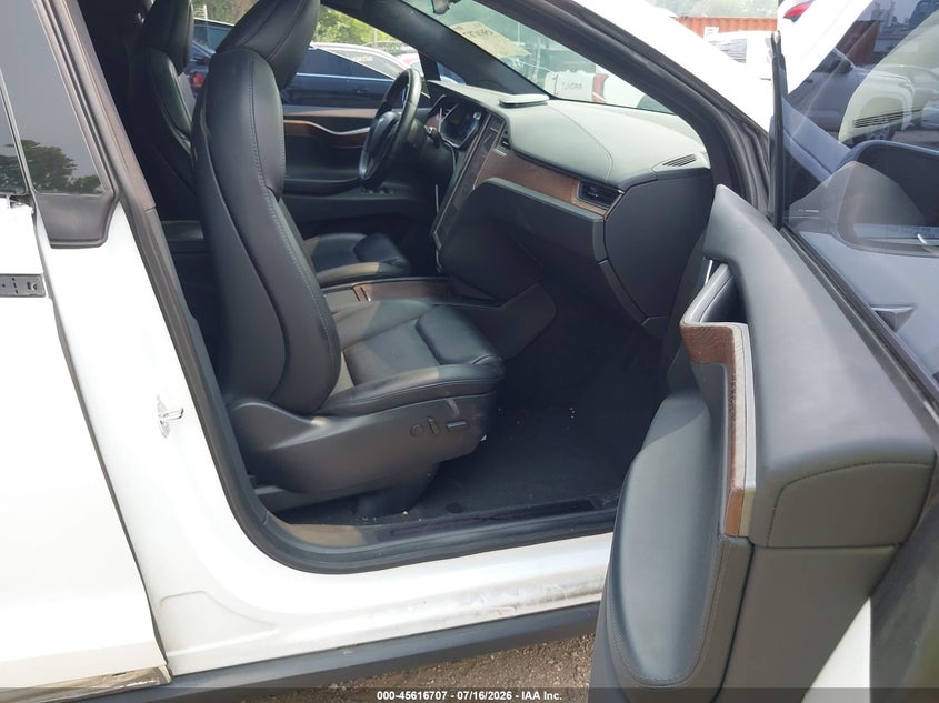 2020 Tesla Model x VIN 5YJXCBE2XLF285999 IAAI salvage auction — REAR END, Salvage - Greater Than 75% (Maryland), sold $8,800 on 2026-09-04 (photo 5)