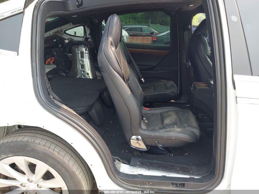 2020 Tesla Model x VIN 5YJXCBE2XLF285999 IAAI salvage auction — REAR END, Salvage - Greater Than 75% (Maryland), sold $8,800 on 2026-09-04 (photo 8)