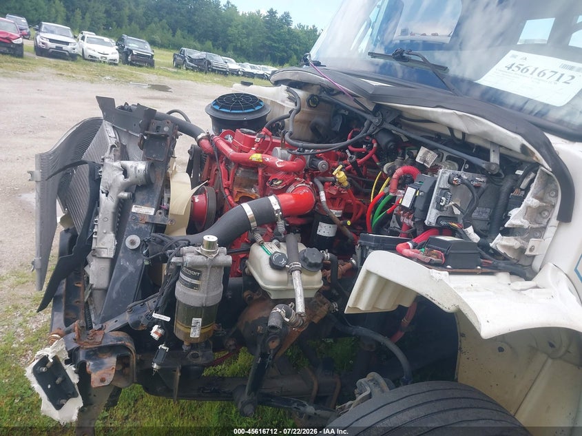 2018 Freightliner M2 106 VIN 1FVACWFCXJHJU1603 IAAI salvage auction — FRONT END, Salvage (Massachusetts), sold $14,050 on 2026-08-14 (photo 9)