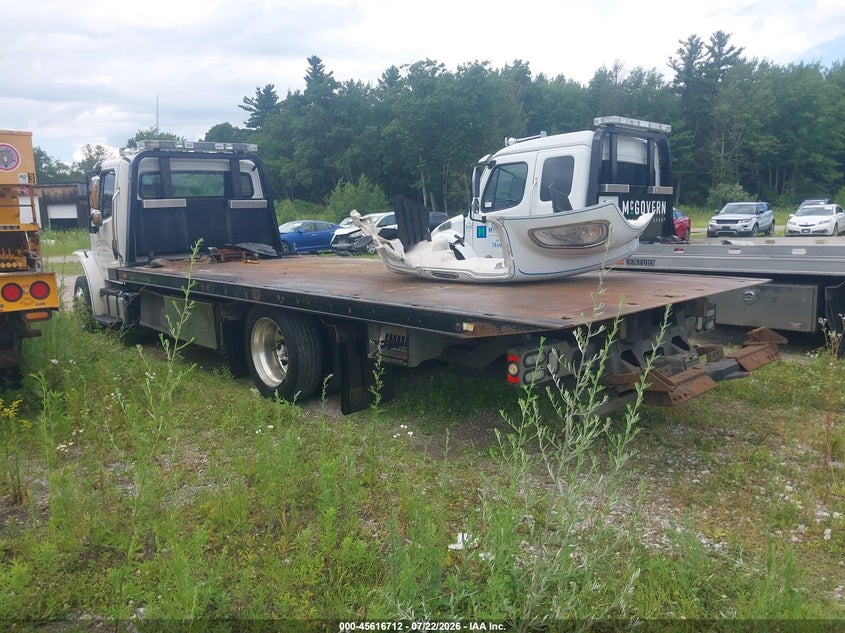 2018 Freightliner M2 106 VIN 1FVACWFCXJHJU1603 IAAI salvage auction — FRONT END, Salvage (Massachusetts), sold $14,050 on 2026-08-14 (photo 3)