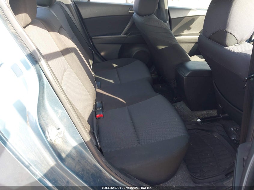 2011 Mazda 3 VIN JM1BL1VGXB1411916 IAAI salvage auction — NORMAL WEAR, Clear (Virginia), sold $200 on 2026-07-31 (photo 8)