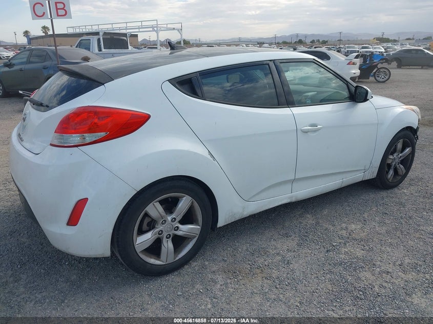 2014 Hyundai Veloster VIN KMHTC6AD8EU191039 IAAI salvage auction — NORMAL WEAR, Clear (California), sold $1,050 on 2026-07-16 (photo 4)