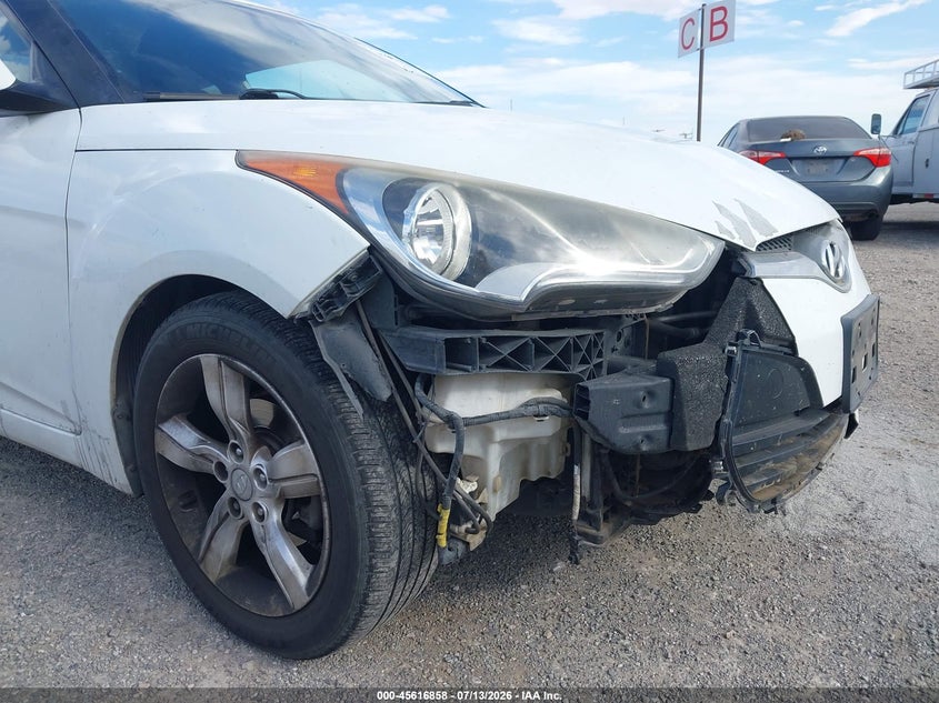 2014 Hyundai Veloster VIN KMHTC6AD8EU191039 IAAI salvage auction — NORMAL WEAR, Clear (California), sold $1,050 on 2026-07-16 (photo 6)