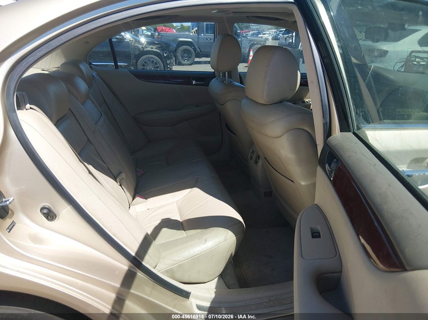 2004 Lexus Es 330 VIN JTHBA30G645020197 IAAI salvage auction — NORMAL WEAR, Clear-Dealer Only (Oregon), sold $175 on 2026-07-30 (photo 8)