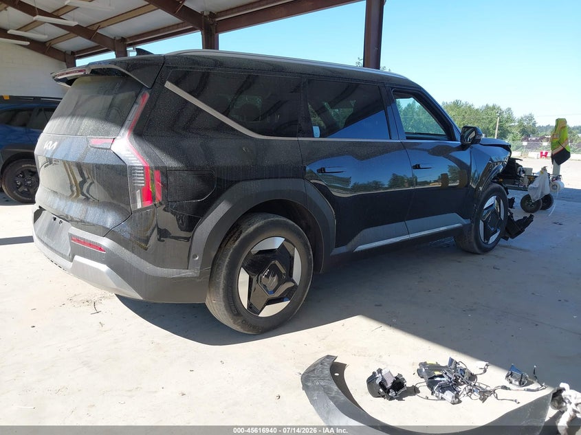 2026 Kia Ev9 VIN 5XYAFFS57TG014202 IAAI salvage auction — FRONT END, Salvage Title, sold $11,800 on 2026-08-01 (photo 4)