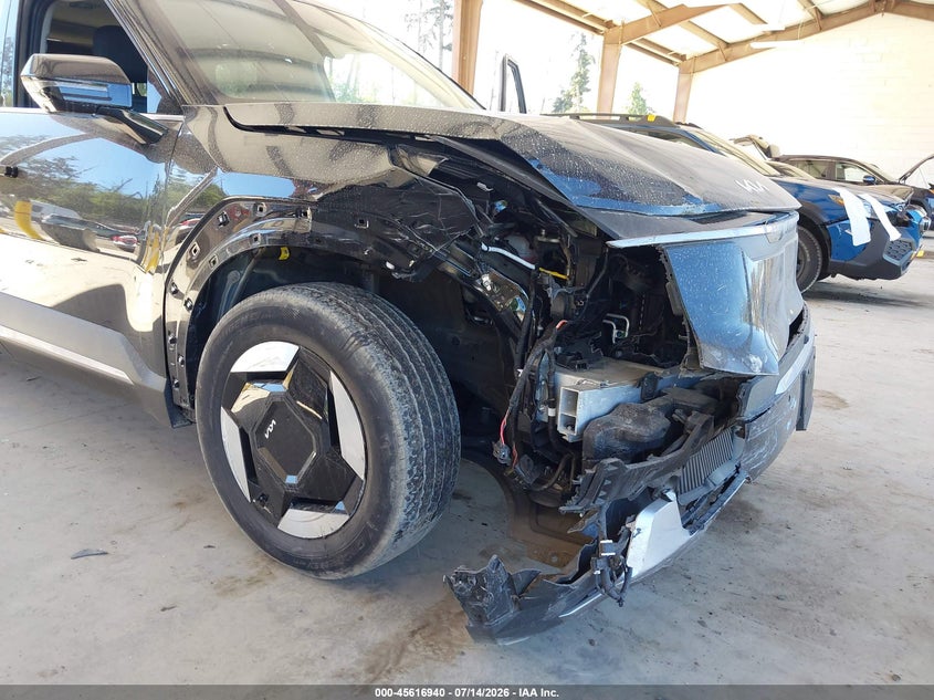 2026 Kia Ev9 VIN 5XYAFFS57TG014202 IAAI salvage auction — FRONT END, Salvage Title, sold $11,800 on 2026-08-01 (photo 6)
