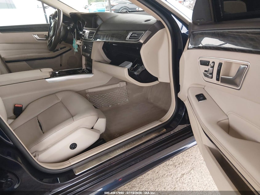 2016 Mercedes-benz E-klasse VIN WDDHF8JBXGB259891 IAAI salvage auction — LEFT SIDE, Salvage (Connecticut), sold $2,425 on 2026-08-19 (photo 5)