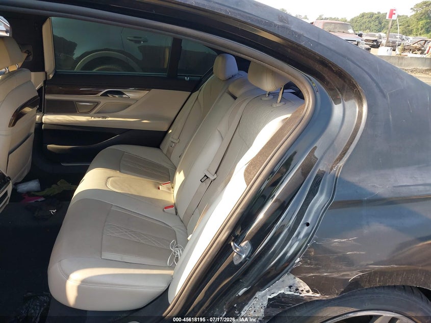 2016 BMW 7er VIN WBA7F2C55GG416043 IAAI salvage auction — LEFT SIDE, Salvage Title, sold $6,800 on 2026-08-18 (photo 8)