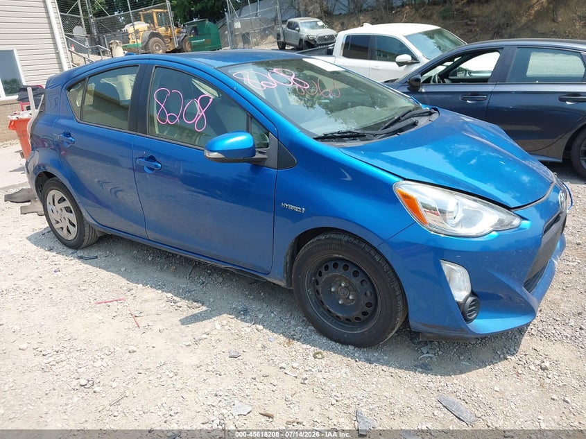 2015 Toyota Prius c VIN JTDKDTB33F1586766 IAAI salvage auction — FRONT END, Salvage Title, sold $725 on 2026-07-28 (photo 1)