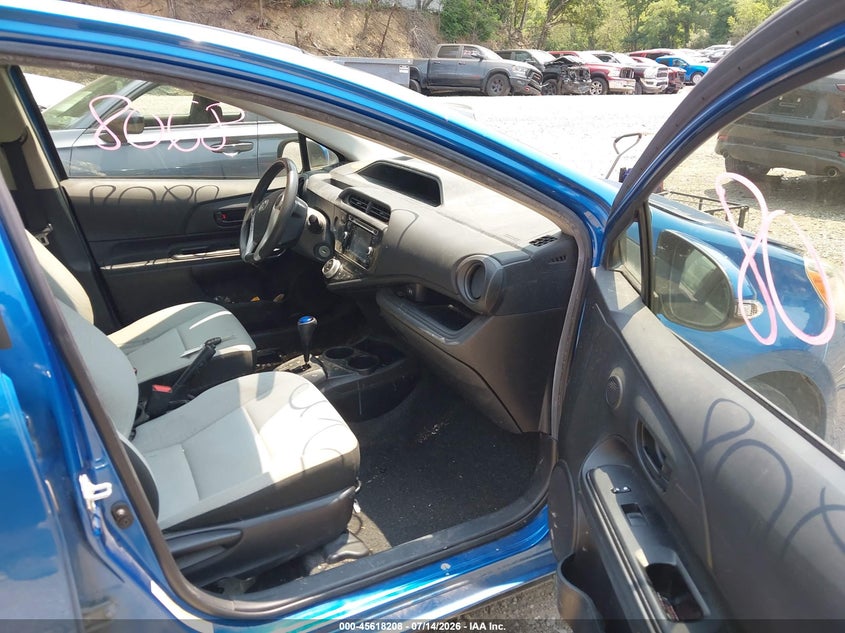 2015 Toyota Prius c VIN JTDKDTB33F1586766 IAAI salvage auction — FRONT END, Salvage Title, sold $725 on 2026-07-28 (photo 5)