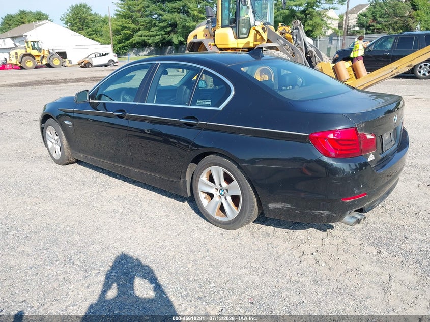 2012 BMW 5er VIN WBAXH5C59CDW11697 IAAI salvage auction — NORMAL WEAR, Clear (New Jersey), sold $225 on 2026-07-28 (photo 3)