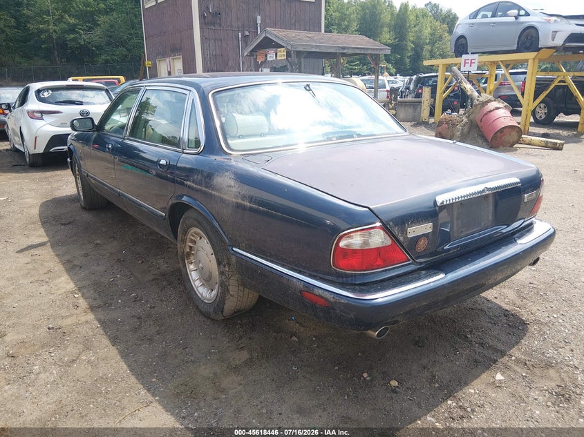 2000 Jaguar Xj series VIN SAJDA24C9YLF06939 IAAI salvage auction — NORMAL WEAR, Original (Vermont), sold $25 on 2026-07-23 (photo 3)