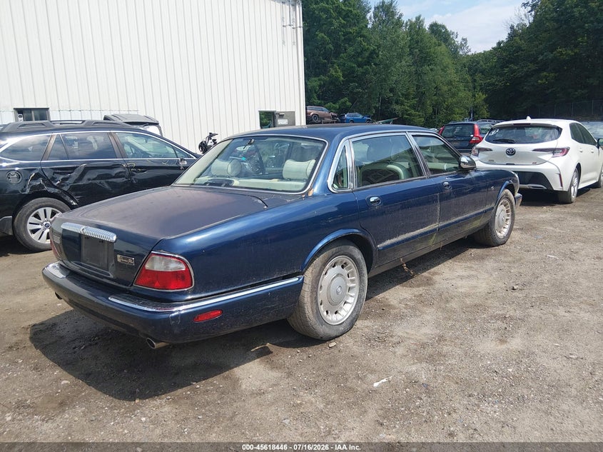 2000 Jaguar Xj series VIN SAJDA24C9YLF06939 IAAI salvage auction — NORMAL WEAR, Original (Vermont), sold $25 on 2026-07-23 (photo 4)