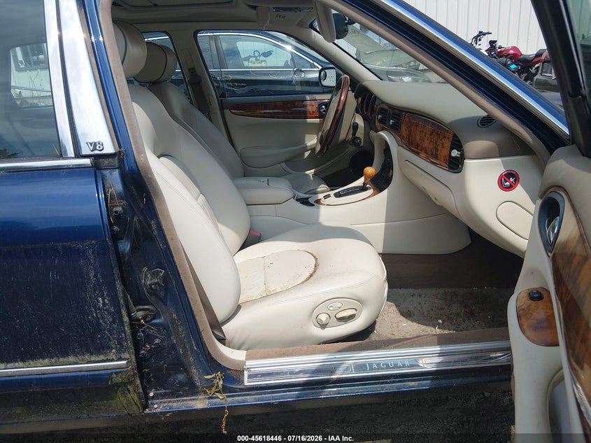 2000 Jaguar Xj series VIN SAJDA24C9YLF06939 IAAI salvage auction — NORMAL WEAR, Original (Vermont), sold $25 on 2026-07-23 (photo 5)