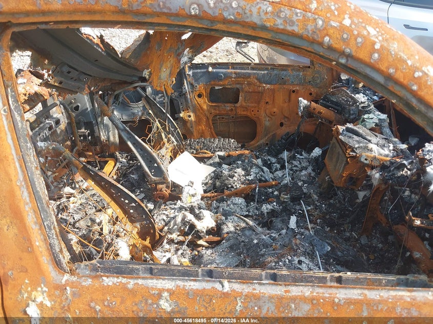2018 Toyota Tacoma VIN 5TFSZ5AN0JX163634 IAAI salvage auction — BURN, Salvage (Massachusetts), sold $75 on 2026-07-31 (photo 5)