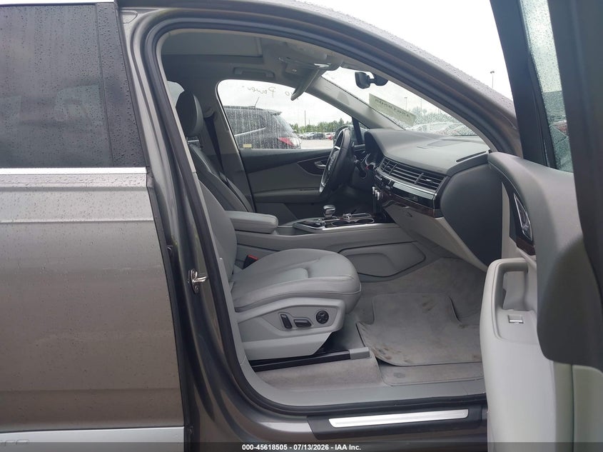 2018 Audi Q7 VIN WA1LAAF74JD002570 IAAI salvage auction — RIGHT REAR, Salvage Title, sold $4,700 on 2026-08-02 (photo 5)