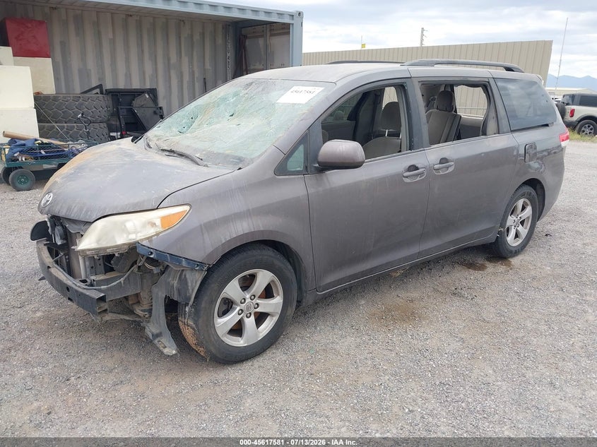 2013 Toyota Sienna VIN 5TDKK3DCXDS377981 IAAI salvage auction — FRONT END, Salvage (California), sold $25 on 2026-07-30 (photo 2)