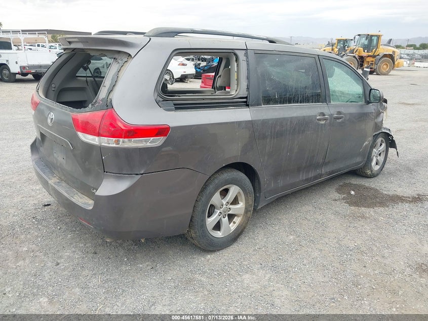 2013 Toyota Sienna VIN 5TDKK3DCXDS377981 IAAI salvage auction — FRONT END, Salvage (California), sold $25 on 2026-07-30 (photo 4)