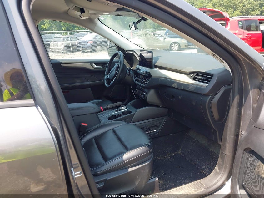 2021 Ford Escape VIN 1FMCU9H67MUA23963 IAAI salvage auction — FRONT END, Salvage Title, sold $3,050 on 2026-07-31 (photo 5)